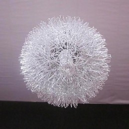 Moderne, eigentijdse metalen hanglamp met bolvorm