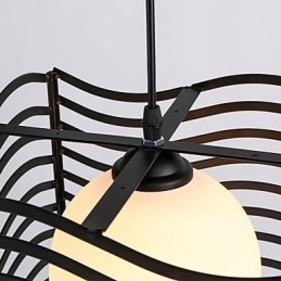 Moderne, eigentijdse metalen hanglamp