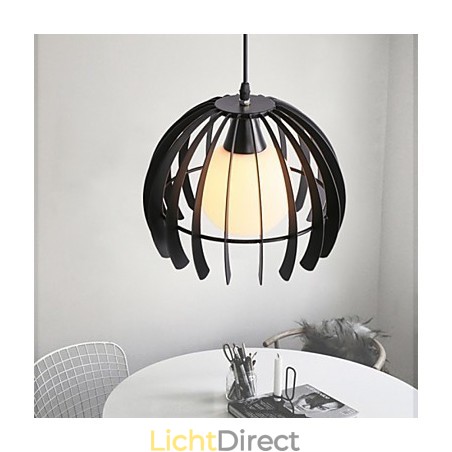 Moderne, eigentijdse metalen hanglamp Moderne, eigentijdse metalen hanglamp
