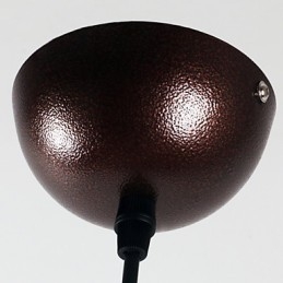 Moderne, eigentijdse metalen hanglamp met schilderij