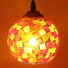 Moderne, eigentijdse metalen hanglamp met schilderij