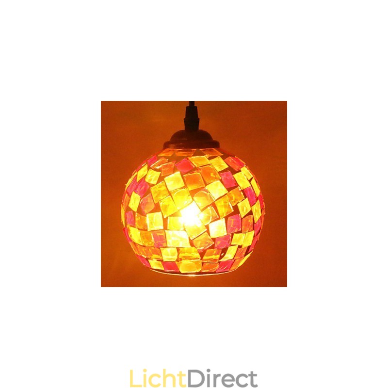 Moderne, eigentijdse metalen hanglamp met schilderij