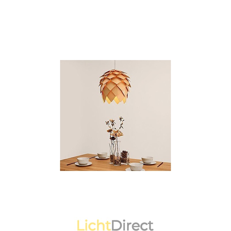 Moderne, eigentijdse, traditionele, klassieke lantaarn, metalen hanglamp