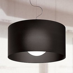 Hanglamp van ijzer met zwarte kap