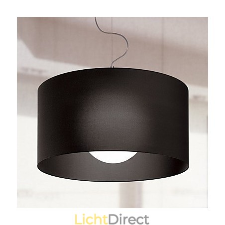 Hanglamp van ijzer met zwarte kap Hanglamp van ijzer met zwarte kap