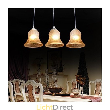 Witte hanglamp met drie lampen, patroon, glazen kap, handverguld, Europees retro klassiek Witte hanglamp met drie lampen, patroon, glazen kap, handverguld, Europees retro klassiek