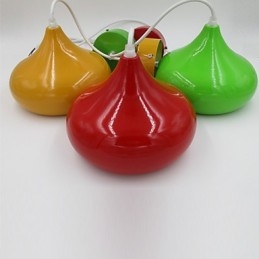 Hanglamp in de vorm van een druppellamp in de vorm van een ui