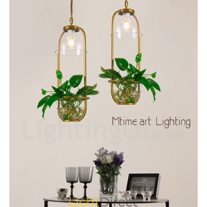 Traditionele klassieke hanglamp met één lichtbron van glas