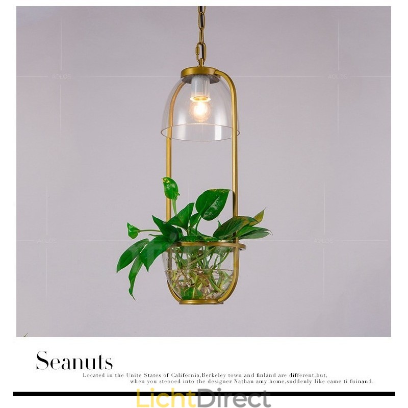 Traditionele klassieke hanglamp met één lichtbron van glas