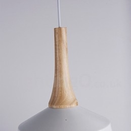 Moderne, eigentijdse hanglamp van hout en metaal