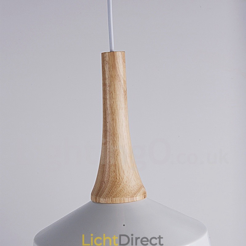 Moderne, eigentijdse hanglamp van hout en metaal
