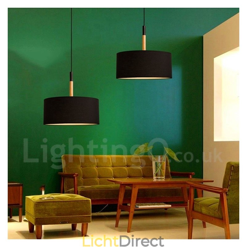 Moderne, eigentijdse houten trommel hanglamp met stoffen kap