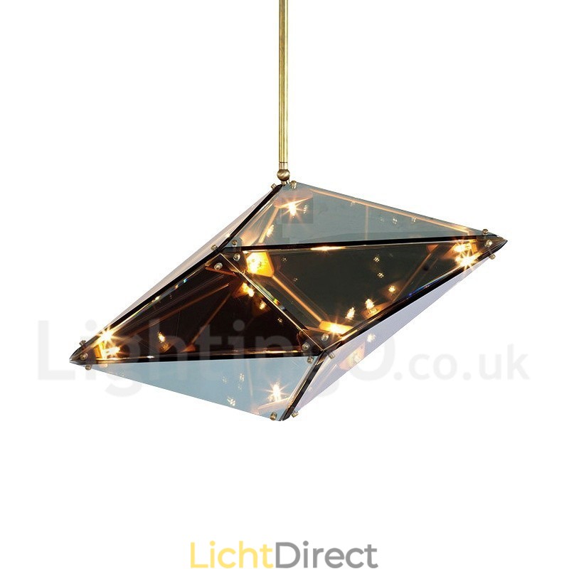 Moderne, eigentijdse hanglamp met glazen kap