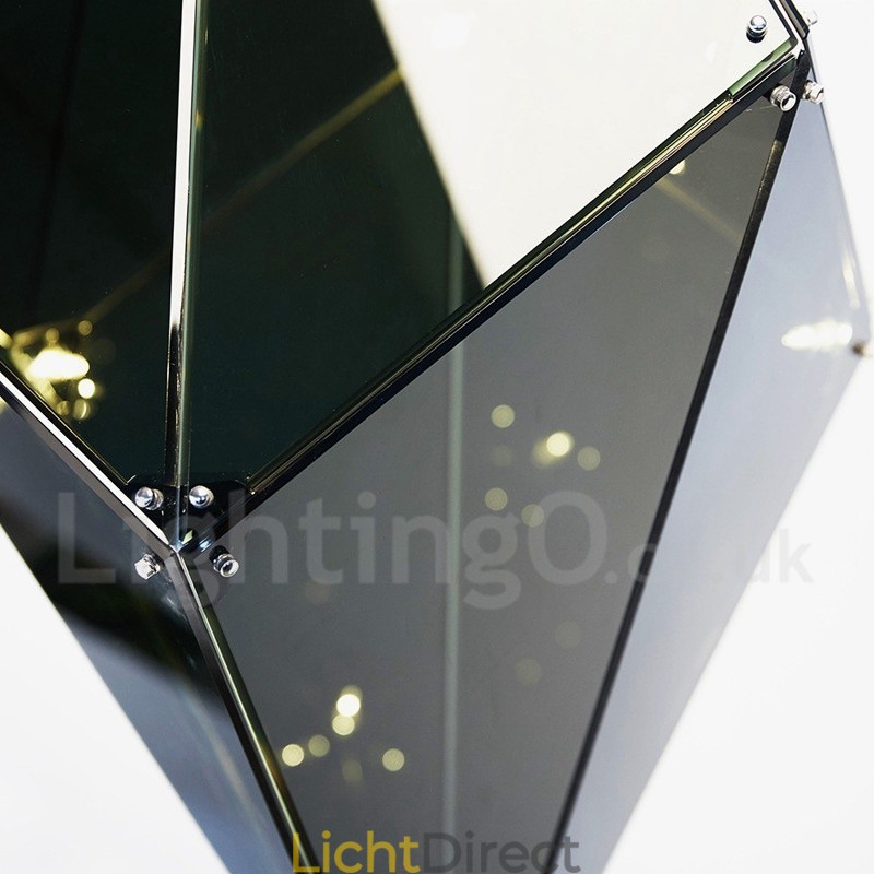 Moderne, eigentijdse hanglamp met glazen kap