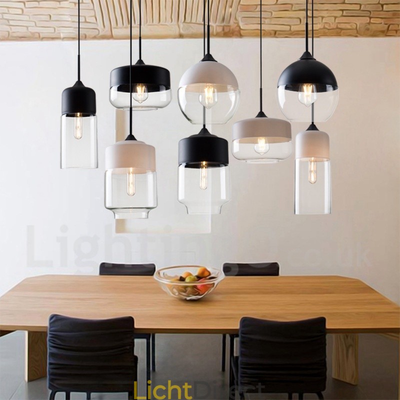 Moderne, eigentijdse hanglamp met glazen kap
