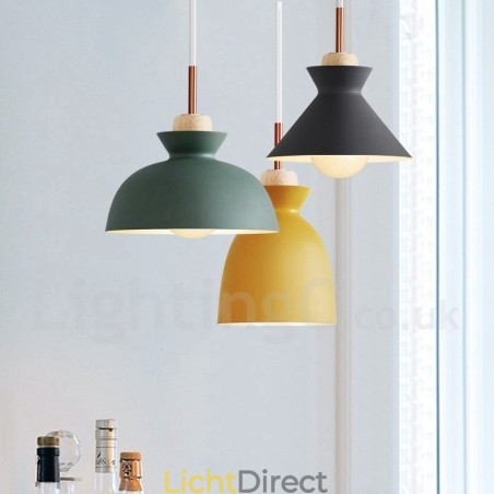 Moderne, eigentijdse metalen hanglamp in meerdere kleuren Moderne, eigentijdse metalen hanglamp in meerdere kleuren
