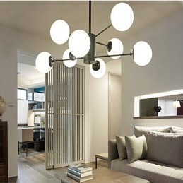 Moderne, eigentijdse, traditionele, klassieke schilderfunctie voor een metalen kroonluchter in ministijl