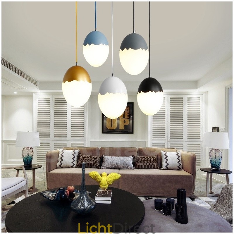 Moderne, eigentijdse hanglamp van staal