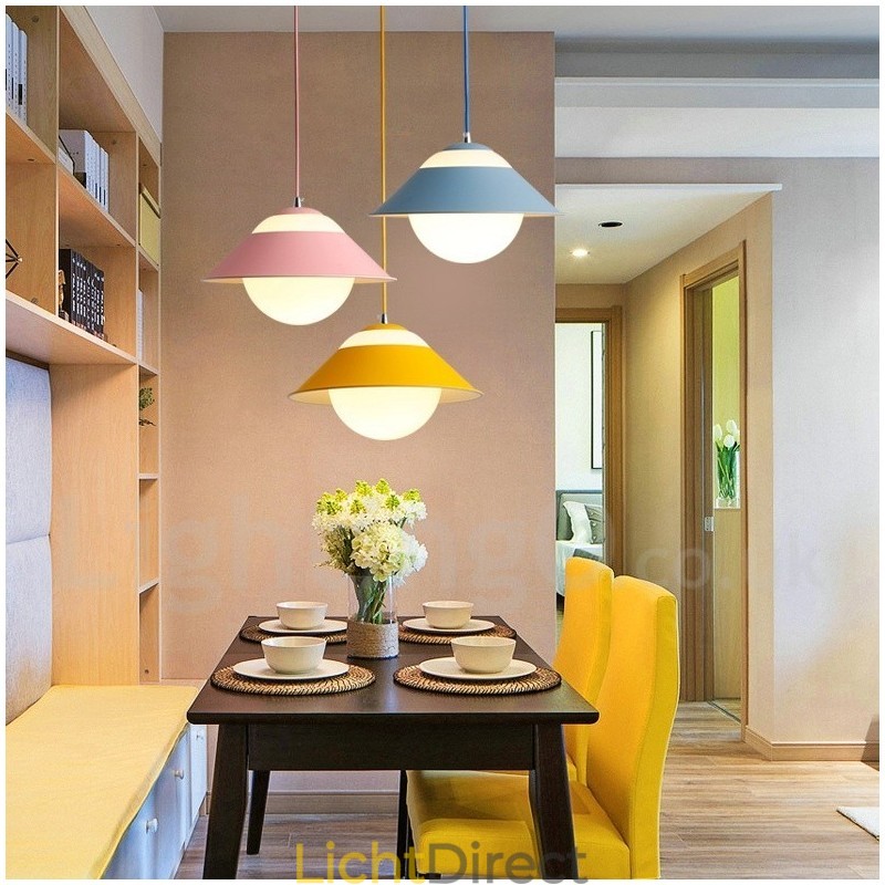 Moderne, eigentijdse hanglamp van staal