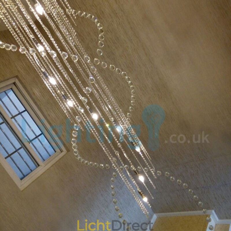Moderne eigentijdse kroonluchter, plafondlamp, kristallen regendruppellamp