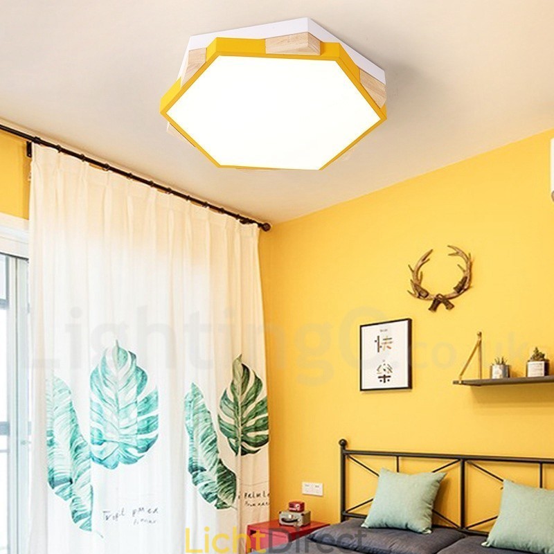 Dimbare, meerkleurige zeshoekige plafondlamp van hout met acrylkap Plafondlamp in Scandinavische stijl