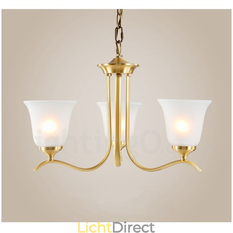 Luxe rustieke retro vintage kroonluchter van puur messing met hangende kaarsen en glazen kappen
