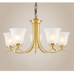 Luxe rustieke retro vintage kroonluchter van puur messing met hangende kaarsen en glazen kappen