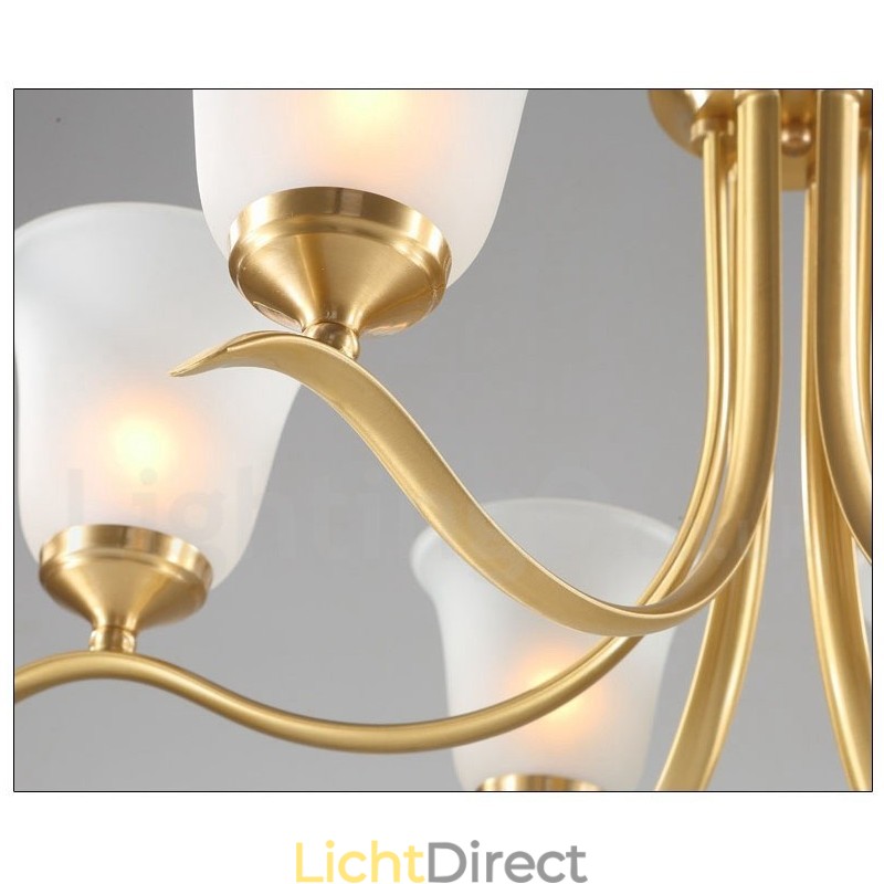 Luxe rustieke retro vintage kroonluchter van puur messing met hangende kaarsen en glazen kappen