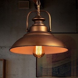 Retro hanglamp met metalen paraplukap in oude fabrieksstijl