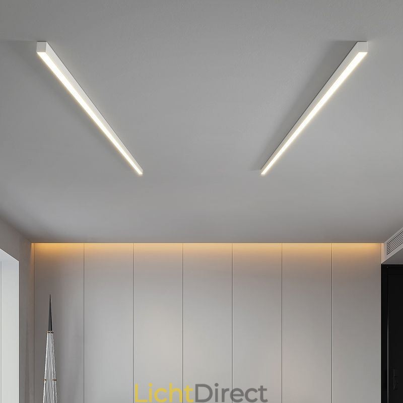 Moderne plafondlamp, lange strip, opbouw plafondlamp