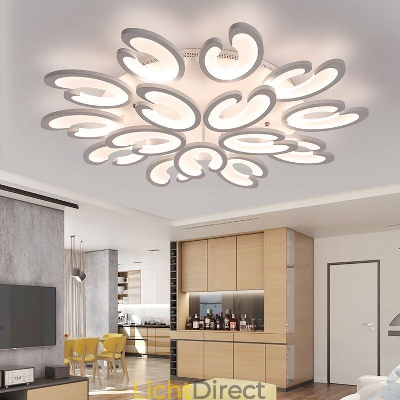 Bloemvormige plafondlamp met plafondbevestiging