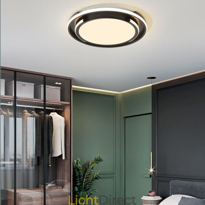 Moderne minimalistische plafondlamp met ronde plafondbevestiging