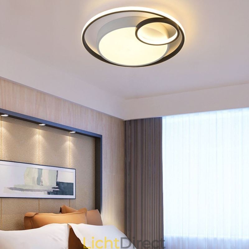 Moderne ronde plafondlamp met inbouwmontage