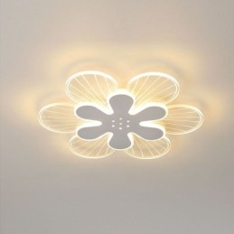 Moderne plafondlamp met mooie bloemen als decoratie
