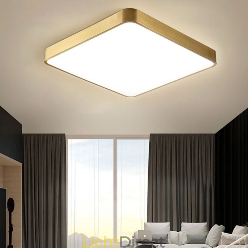 Minimalistische plafondlamp van acryl in vierkant goudkleur