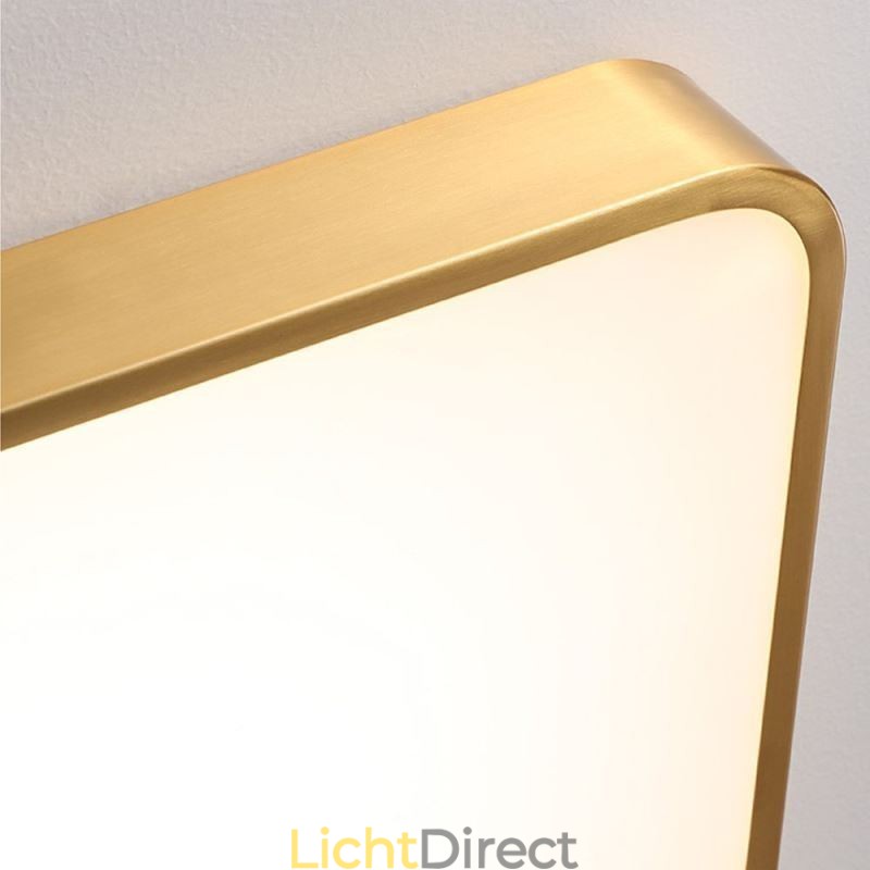 Minimalistische plafondlamp van acryl in vierkant goudkleur