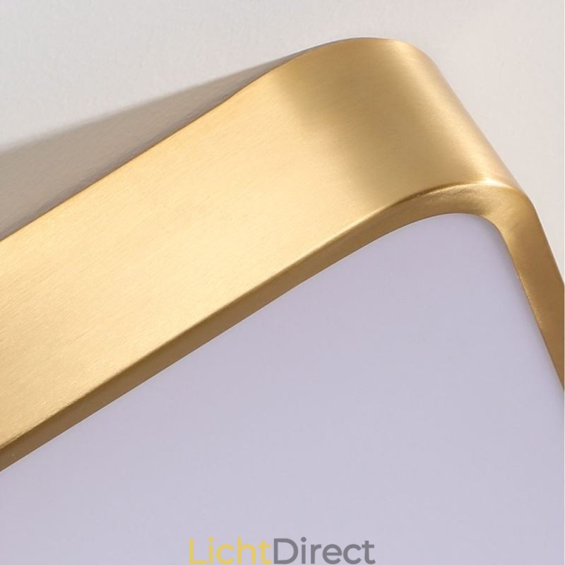 Minimalistische plafondlamp van acryl in vierkant goudkleur