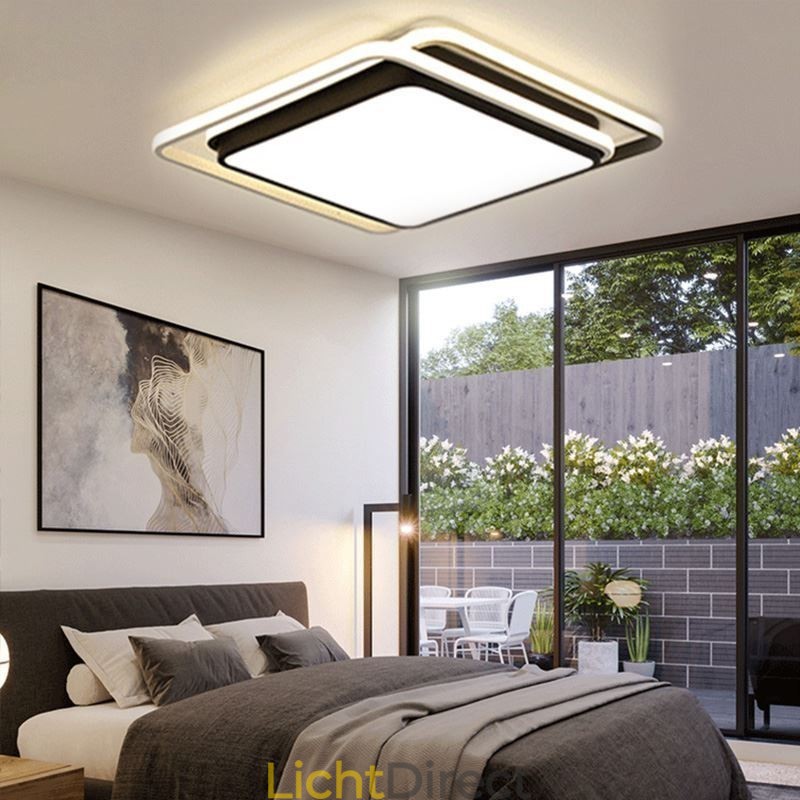 Moderne eenvoudige plafondlamp met geometrische montage, vierkant frame en lamplicht