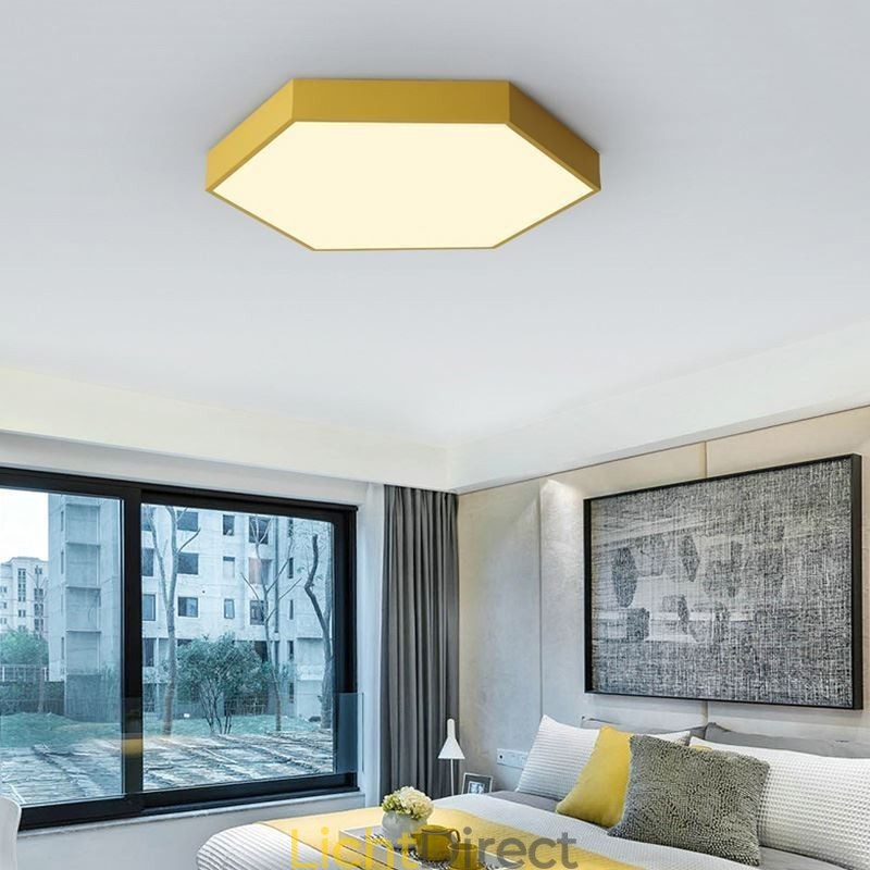 Moderne eenvoudige plafondlamp met zeshoekige inbouw