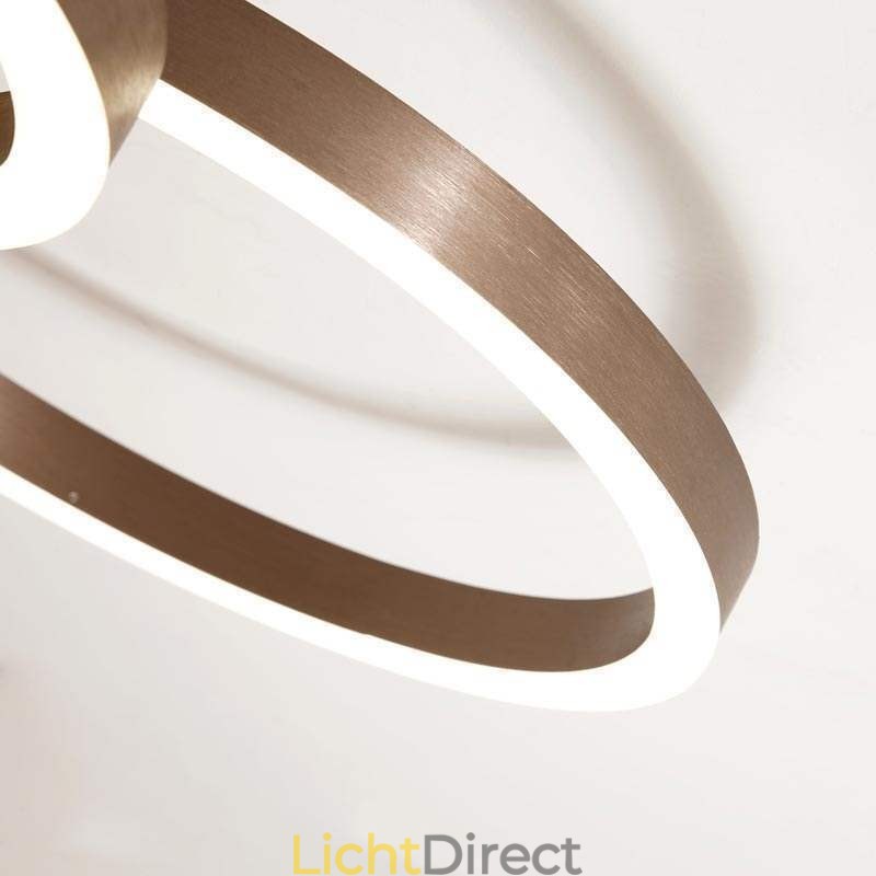 Moderne eenvoudige plafondlamp met creatieve inbouw, warme verlichting