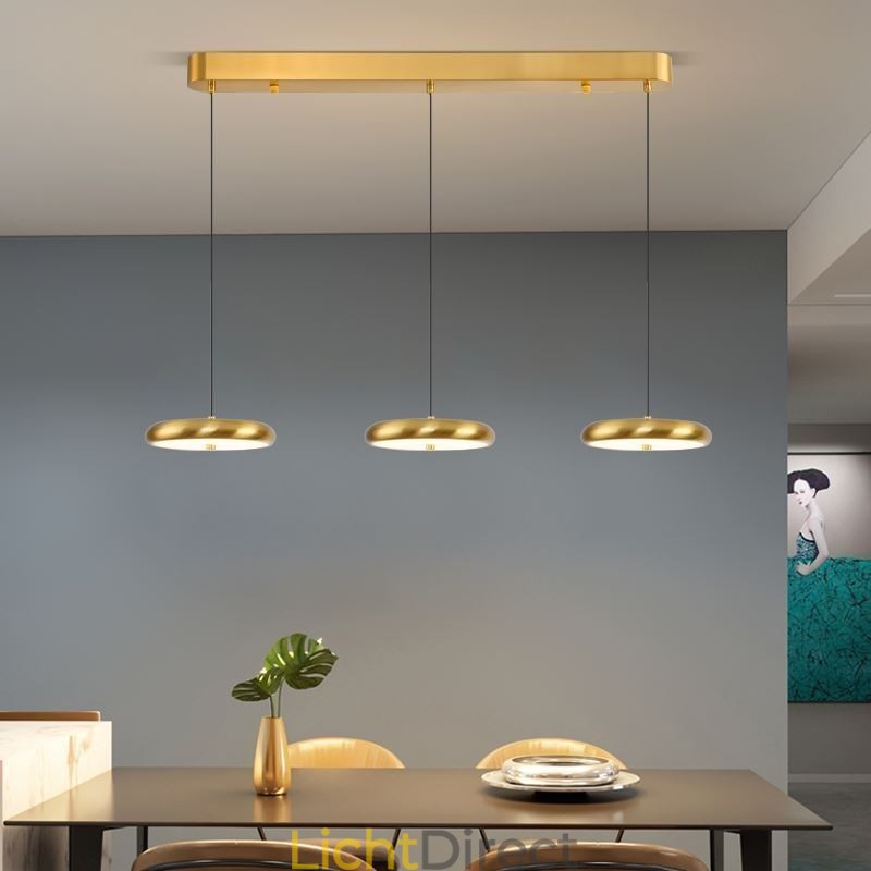 Plafondlamp met drie koppen en hanglamp