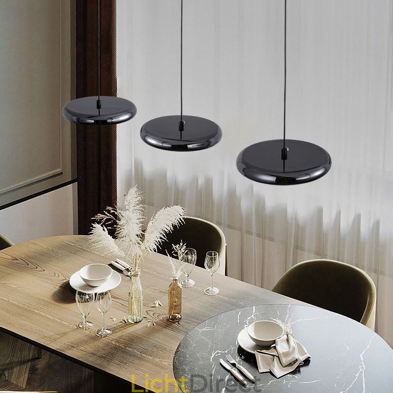 Plafondlamp met drie koppen en hanglamp