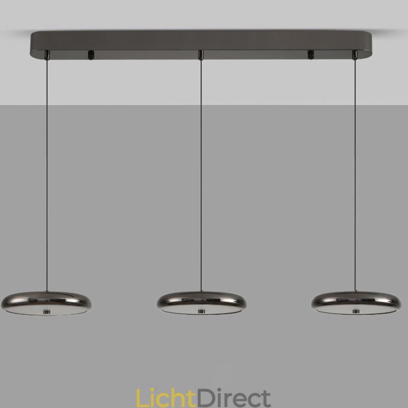 Plafondlamp met drie koppen en hanglamp