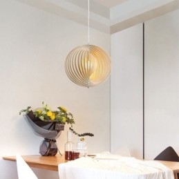 Moderne ronde bolvormige kroonluchter van lindehout