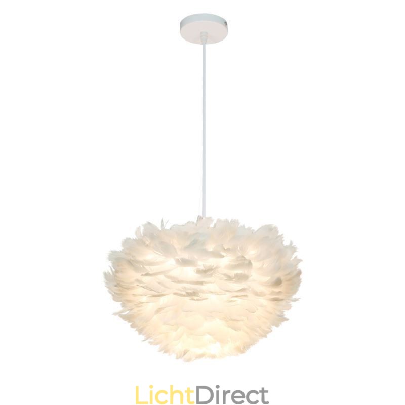 Mooie decoratieve hanglamp in de vorm van een veer