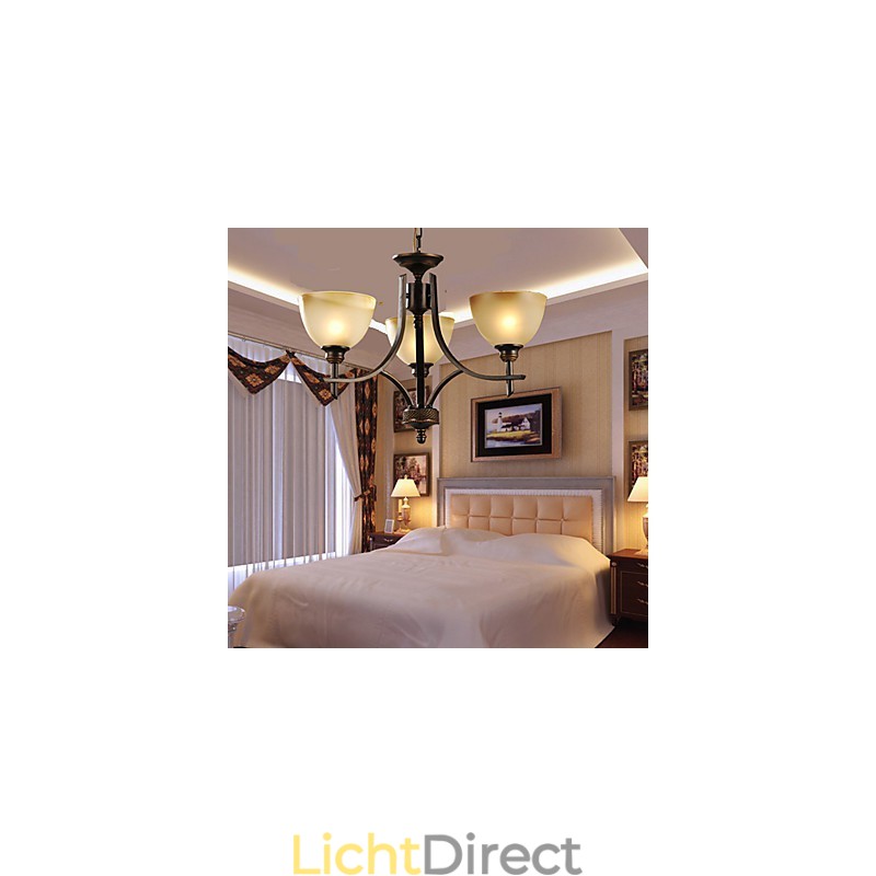 Elegante kroonluchter met 3 lampen in warm licht