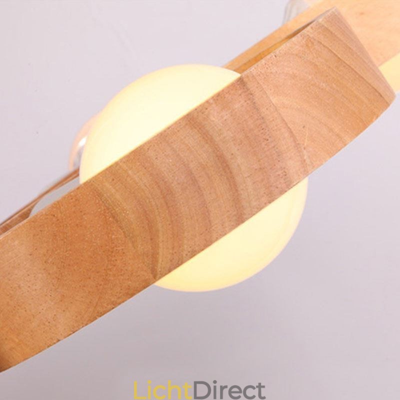 Unieke hanglamp van hout uit Scandinavië