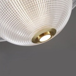 Moderne glazen hanglamp in de vorm van een plafondlamp