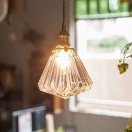 Hanglamp van helder geribbeld glas met diamantmotief