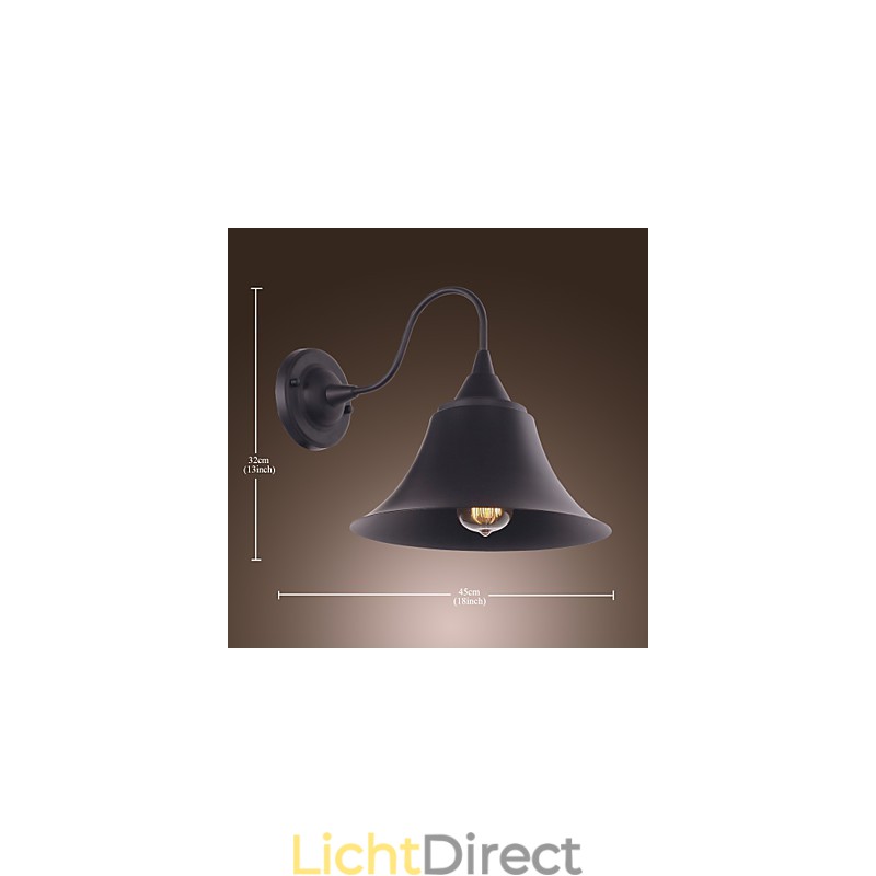 Artistieke wandlamp met retro metalen kap en beugel